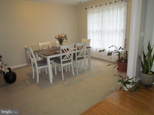 Foto del edificio - 23240 Willow Creek Way