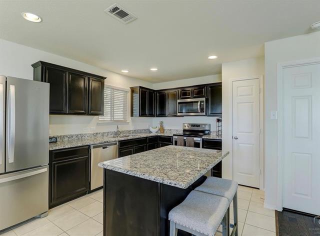 Foto del edificio - 2207 Heaton St