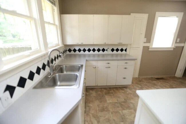 Foto del edificio - 723 N Monroe St