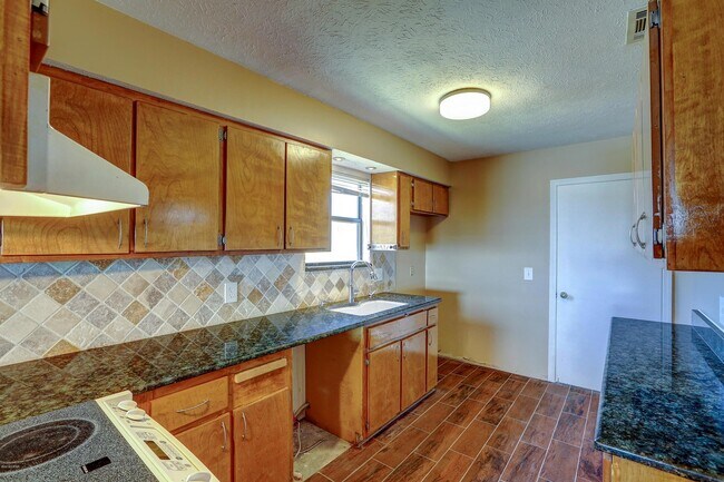 Foto del edificio - 3415 W 19th St