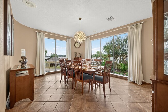 Foto del edificio - 1623 Lake Arbor Dr