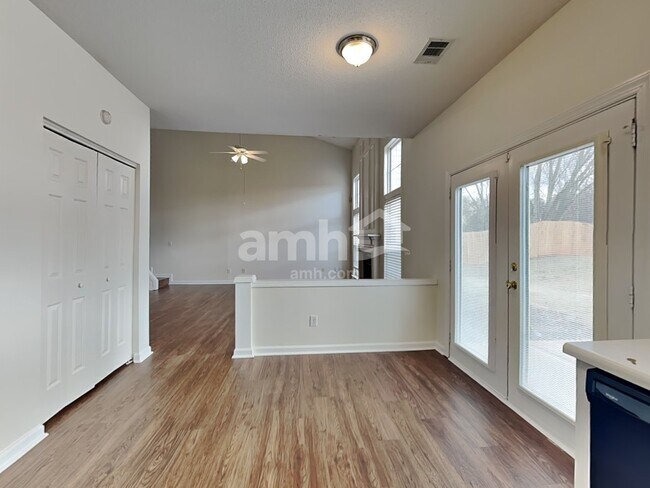 Foto del edificio - 117 Eagleston Ln