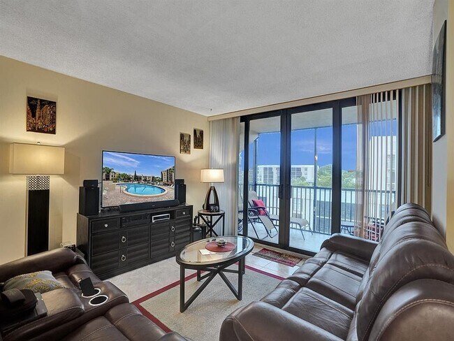 Foto del edificio - 12 Royal Palm Way