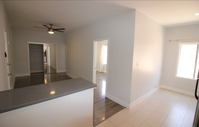Building Photo - 837 S Normandie Ave