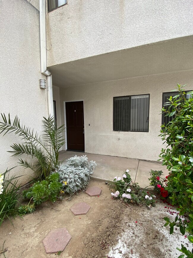 Foto del edificio - 4045 W 182nd St