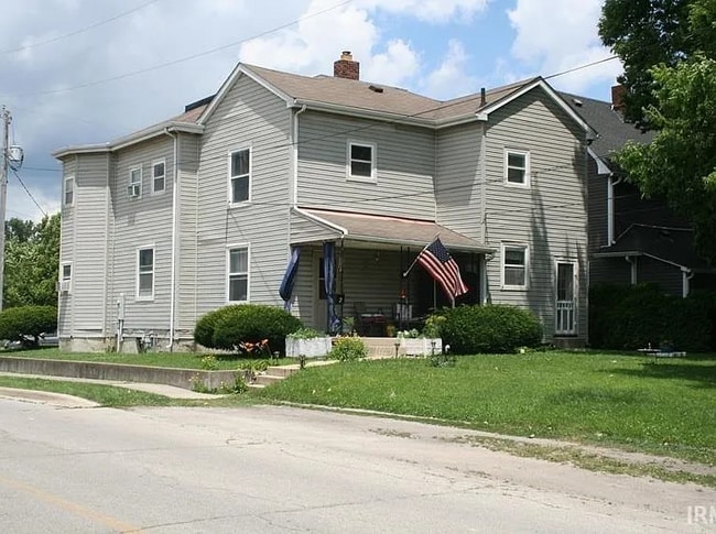 Building Photo - 559 W Washington St