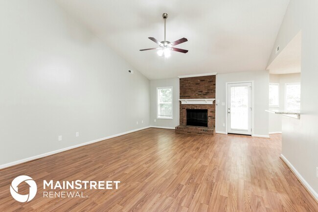 Foto del edificio - 10141 Crayton Dr
