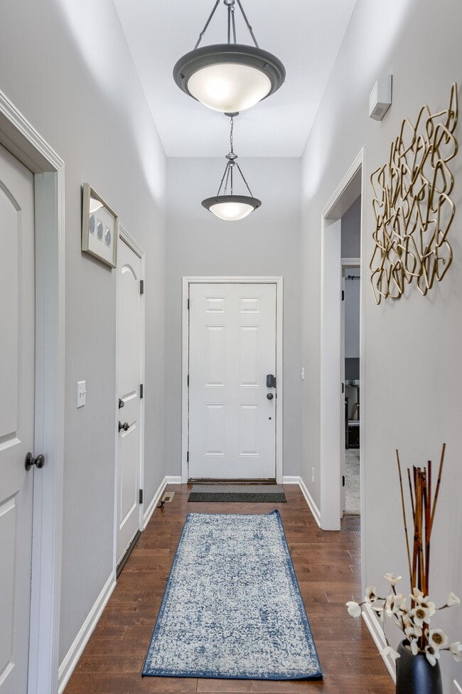 Building Photo - 15523 Valley View Dr
