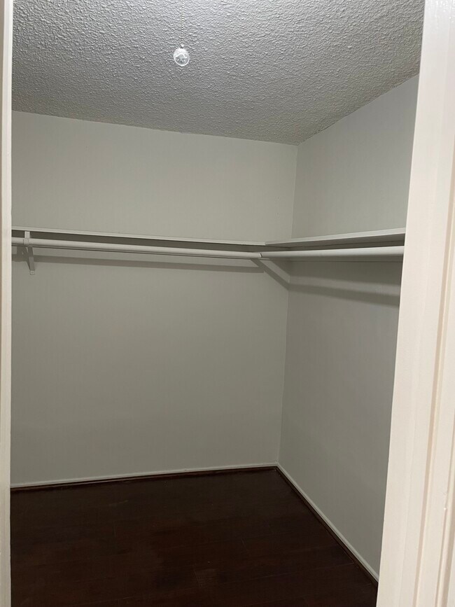 Building Photo - 1440 Centinela Ave