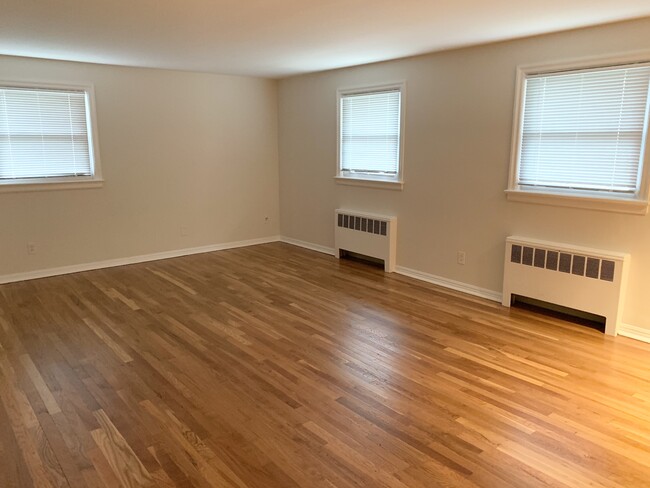 Building Photo - 1 Midwood Pl