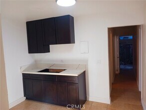 Building Photo - 687 Karesh Ave