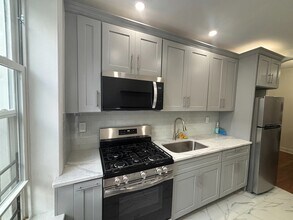 Building Photo - 309 E 91st St