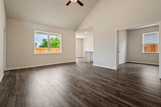 Building Photo - 345 Fastboy Ln