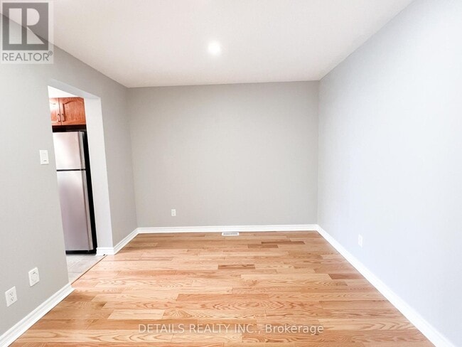 Building Photo - 497 Temiskaming Crescent