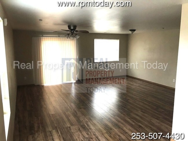 Building Photo - 2716 S 56th St