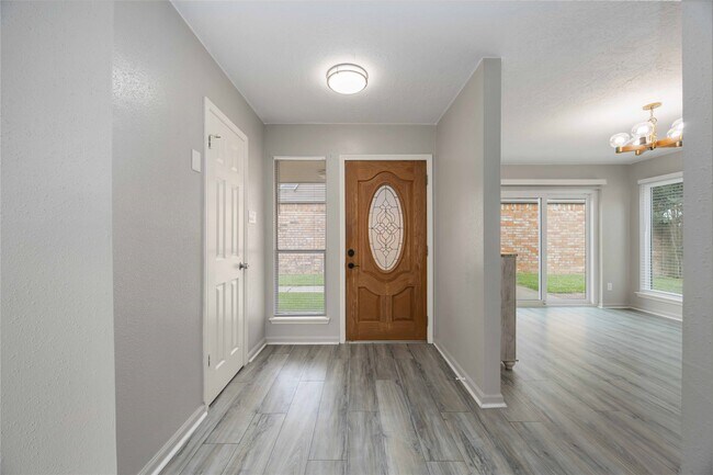 Foto del edificio - 13010 Worthington St