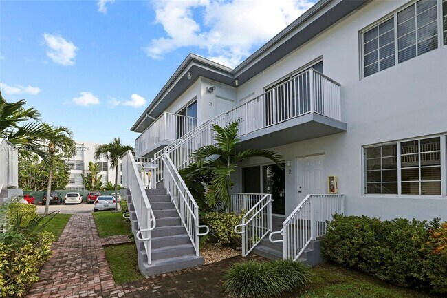 Building Photo - 9260 Bay Harbor Terrace