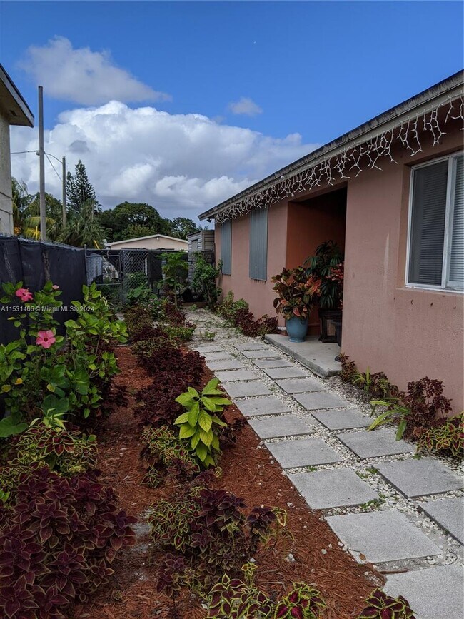 3015 NW 132nd Terrace Unit 1, Opalocka, FL 33054 Room for Rent in