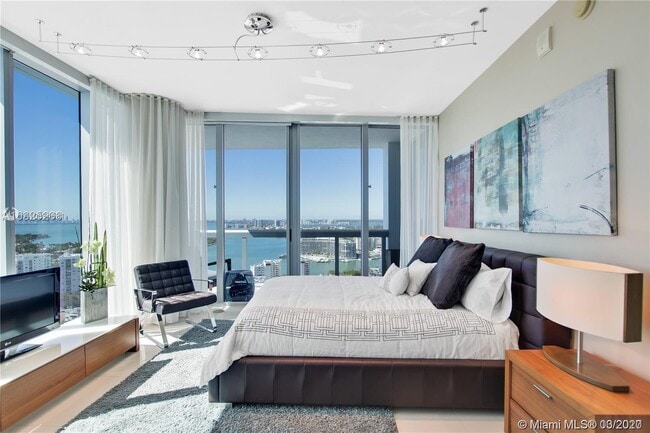 Building Photo - 6899 Collins Ave