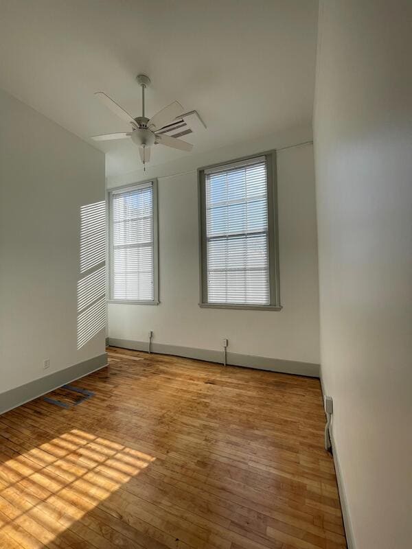 Foto del edificio - 315 W 38th St