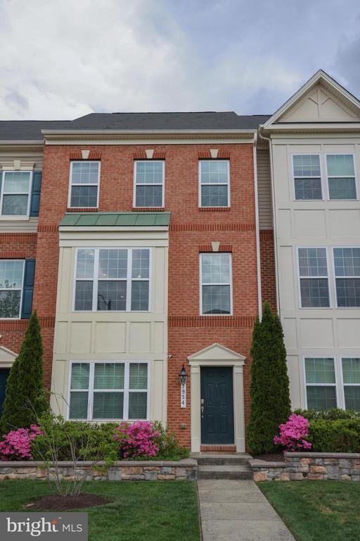 Foto del edificio - 7954 Blue Stream Dr