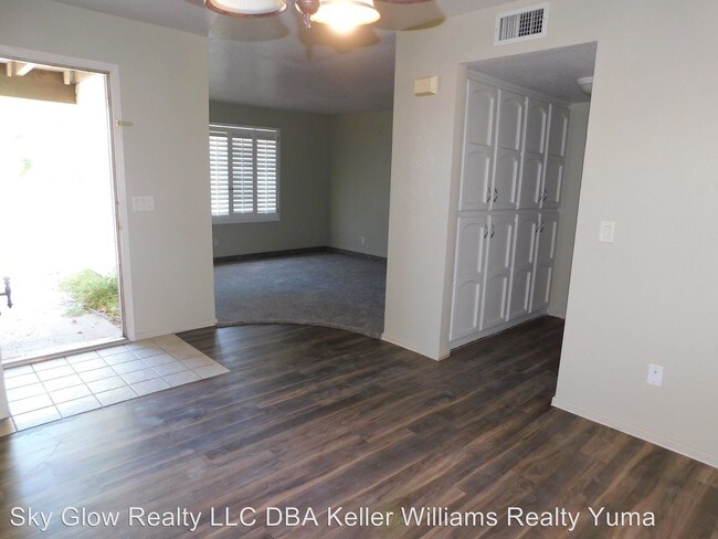 Building Photo - 3 br, 2 bath House - 2045 S. 14th Ave #61 - A