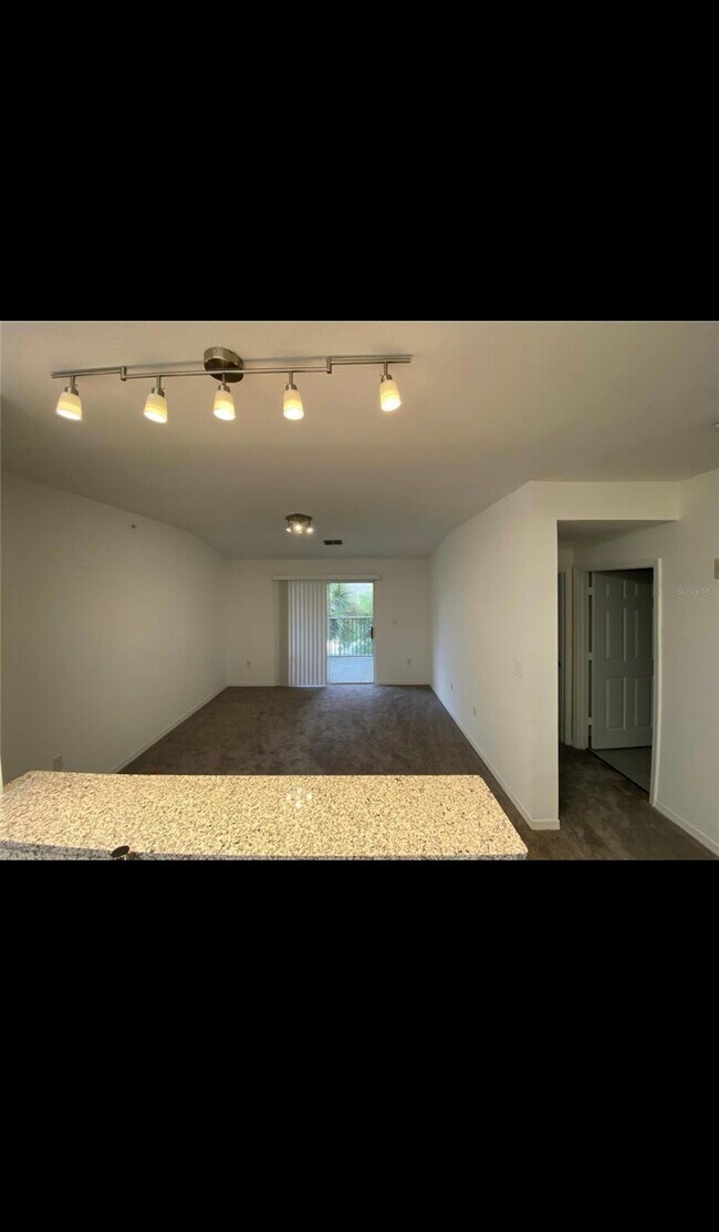 Foto del edificio - 5455 Vineland Rd
