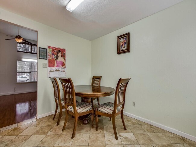 Foto del edificio - 1505 Somerset Dr