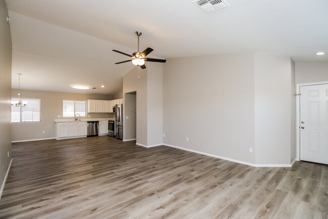 Building Photo - 1741 W Desert Mountain Dr