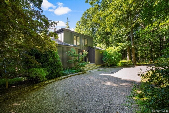 Foto del edificio - 33 Dry Pond Rd
