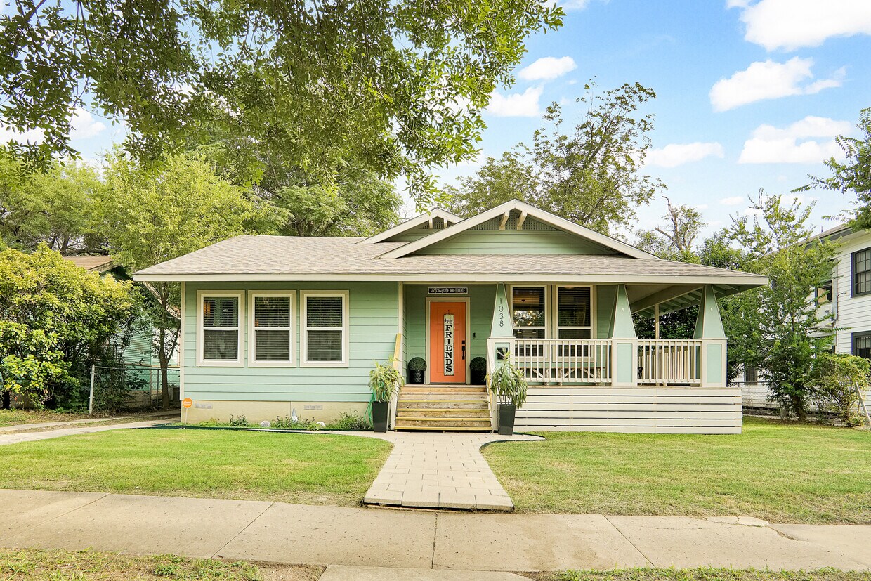 Foto principal - 1038 W Mistletoe Ave