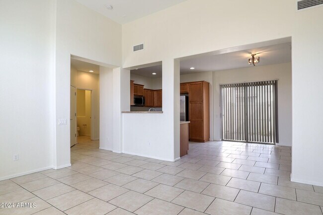 Foto del edificio - 2429 N 83rd Dr
