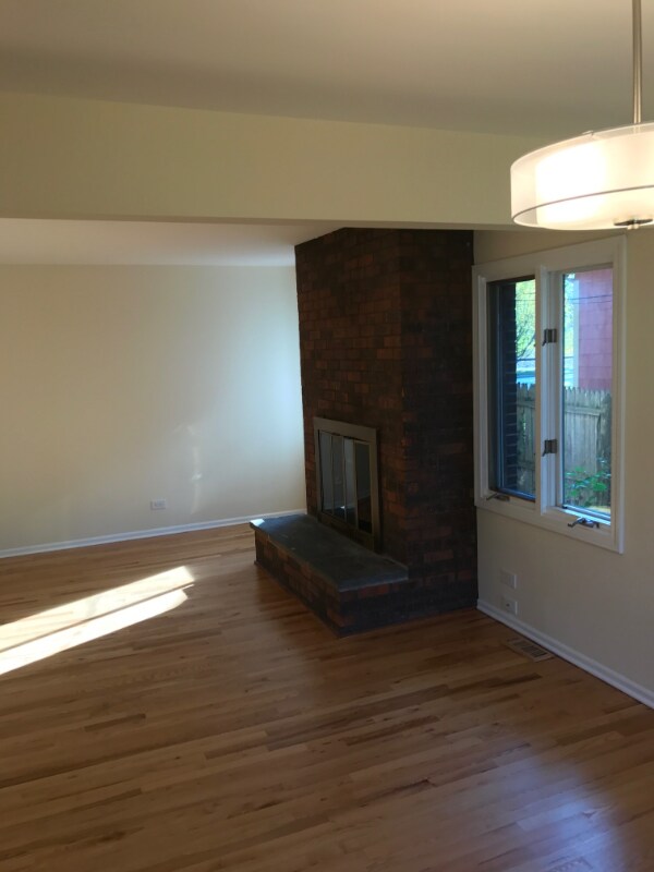 Foto del edificio - 2502 Green Bay Rd