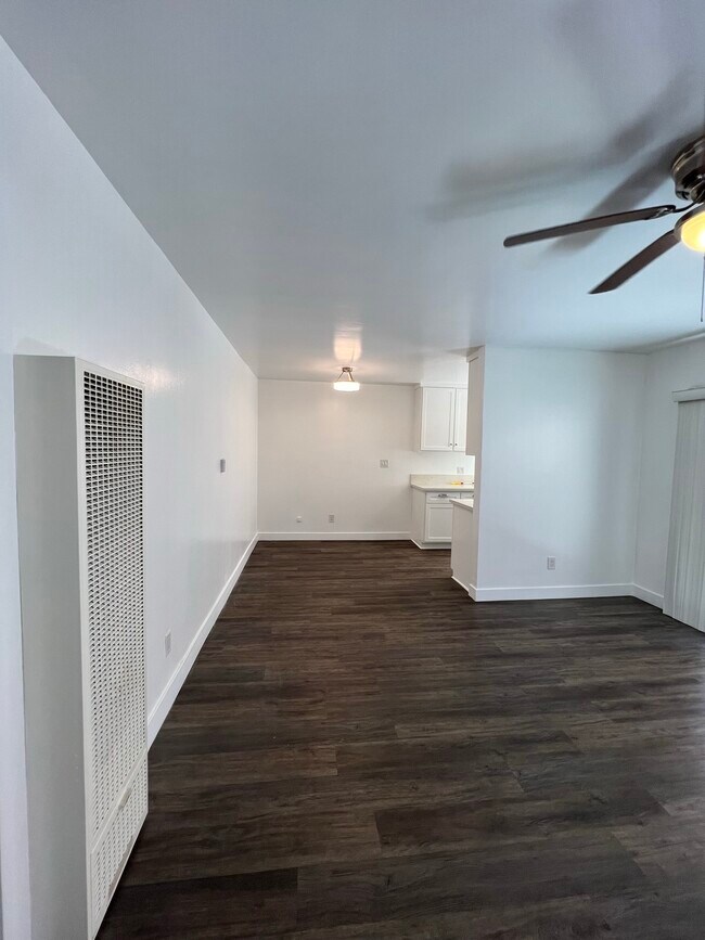 Building Photo - 455 Edgewood St