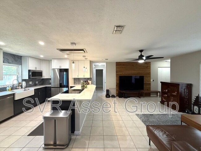 Building Photo - 432 Helmsman Ln