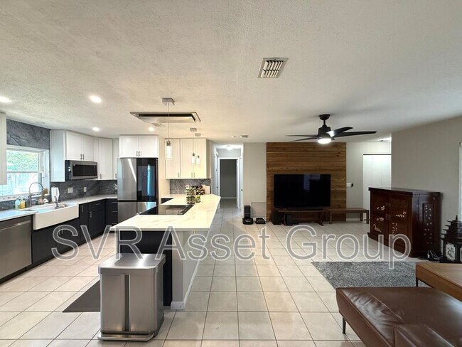 Foto del edificio - 432 Helmsman Ln