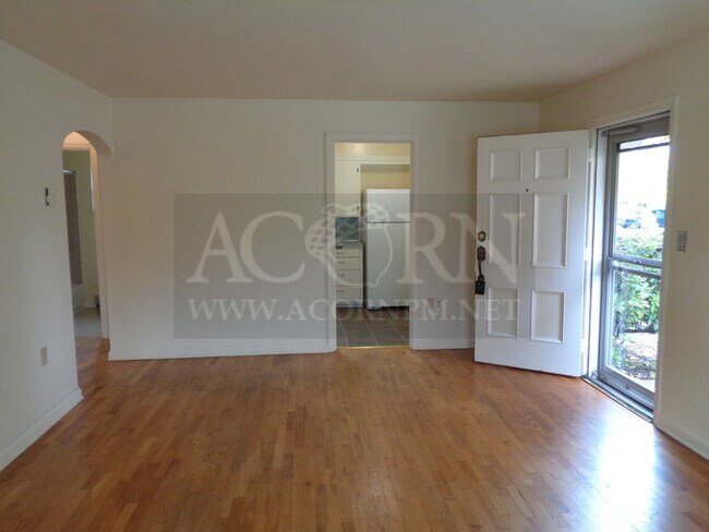 Foto del edificio - Downtown Charmer! Spacious 1BD/1BA Unit w/...