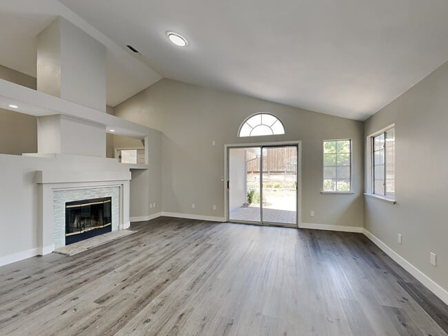Building Photo - 8250 Lonely Hill Way