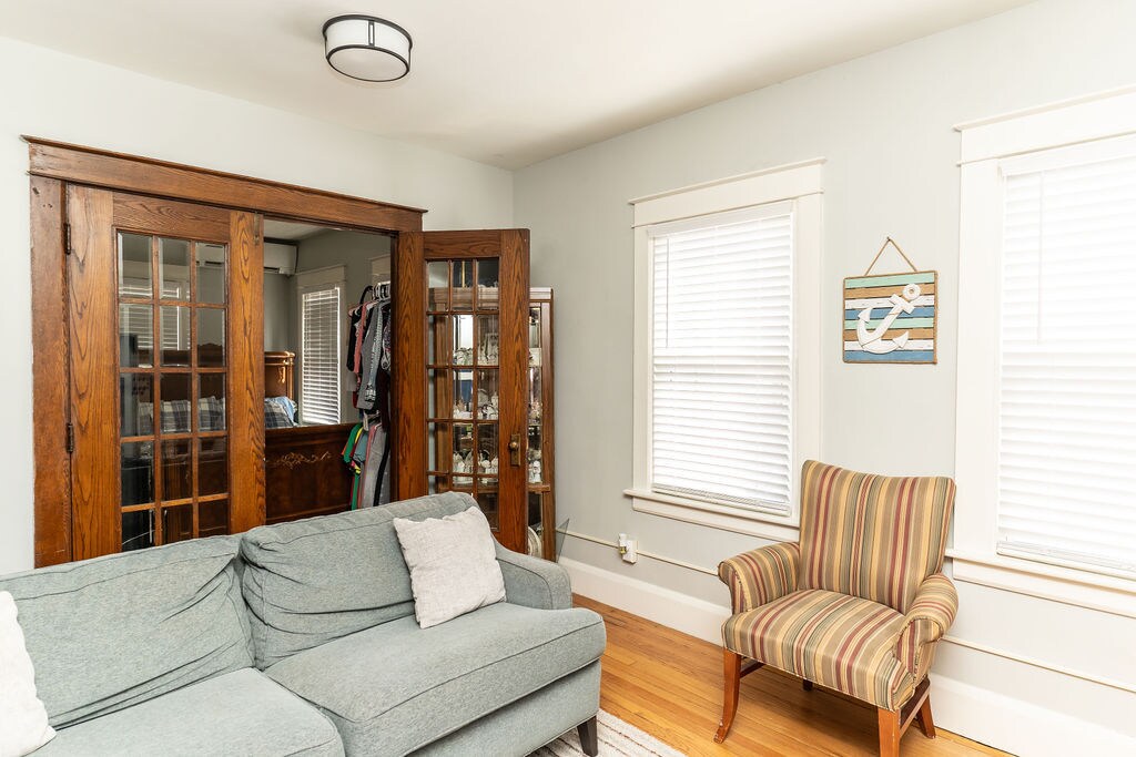 Primary Photo - 17 E 2nd St