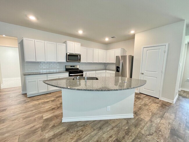 Foto del edificio - FOR RENT | 4 Bed • 2 Bath in Langdon