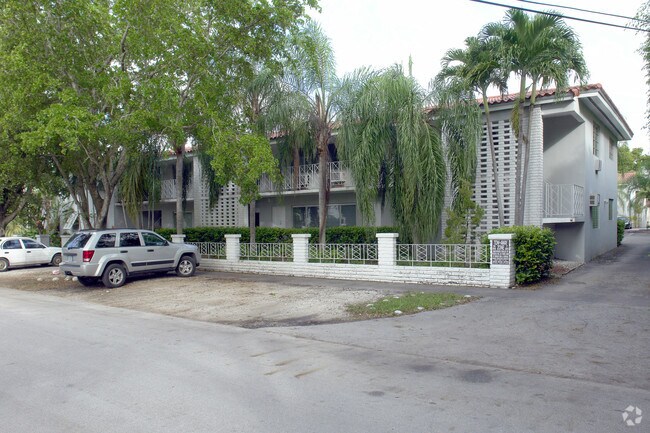 Foto del edificio - 915 Palermo Ave