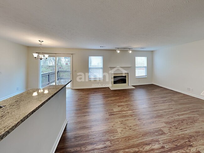 Foto del edificio - 701 Kelsey Ct