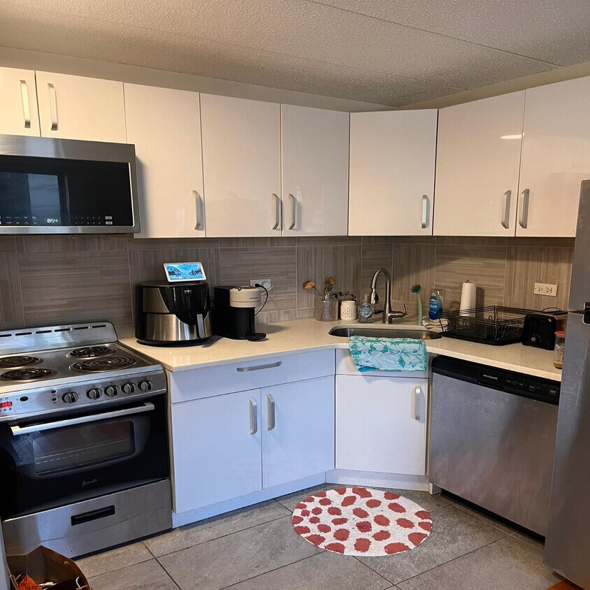 Foto principal - 217 E 111th St