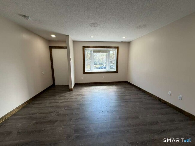 Foto del edificio - 35 Leslie Rd