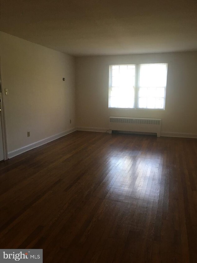 Primary Photo - 710 Cornell St