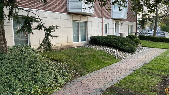 Foto del edificio - 50 E Blackwell St