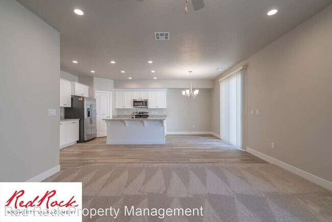 Foto del edificio - 4 br, 2.5 bath House - 490 W 540 N