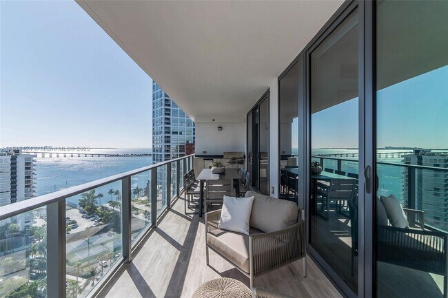 Foto del edificio - 1451 Brickell Ave