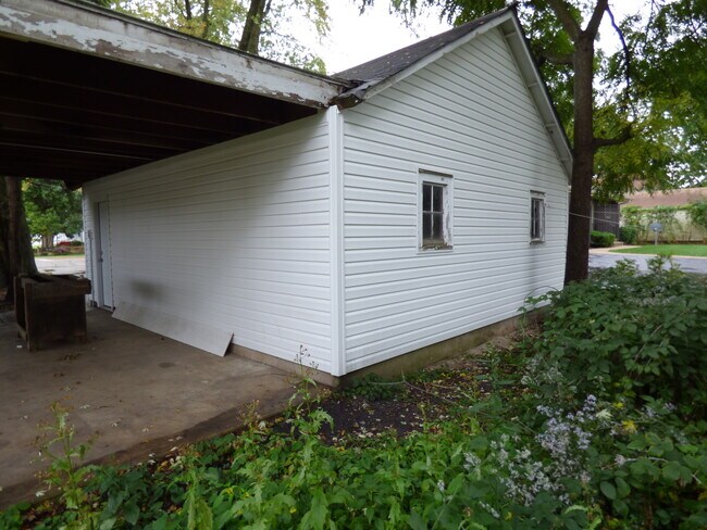 Building Photo - 11720 Mill St