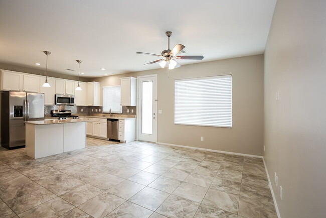 Foto del edificio - 7369 Puddle Duck St